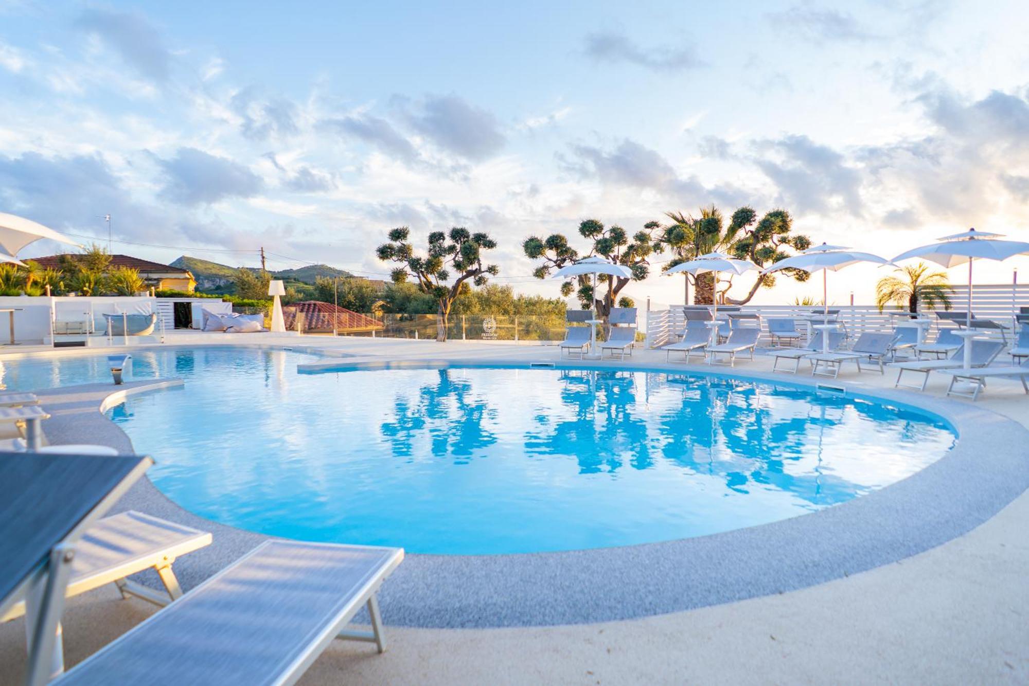 מסה לוברנסה Hotel & Spa Relais Freedom Club מראה חיצוני תמונה